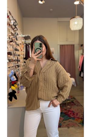 Çizgili Kayık Yaka Gömlek