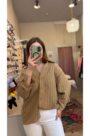 Çizgili Kayık Yaka Gömlek